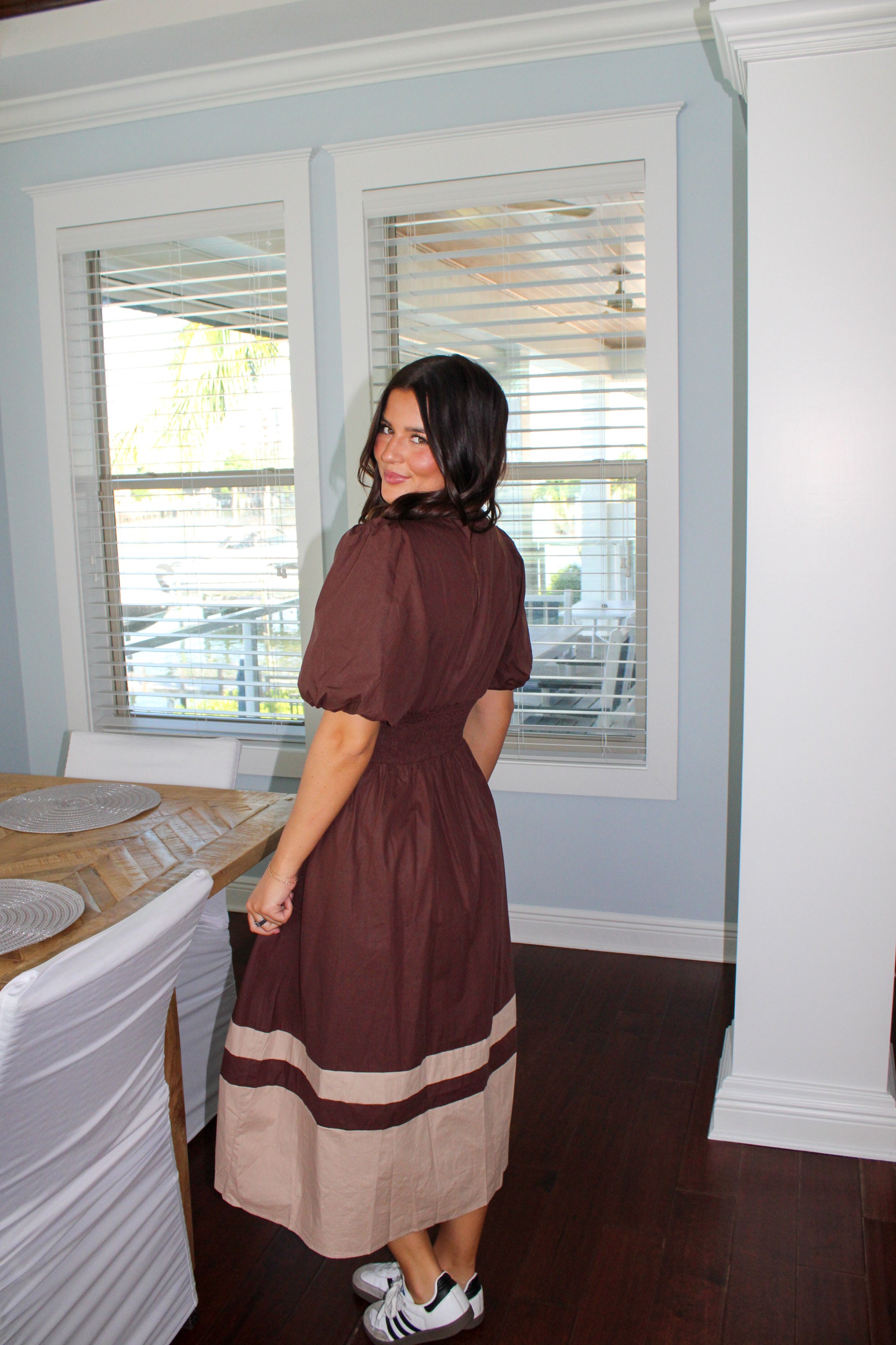 BUBBLE SLEEVE COLOR BLOCK MIDI DRESS