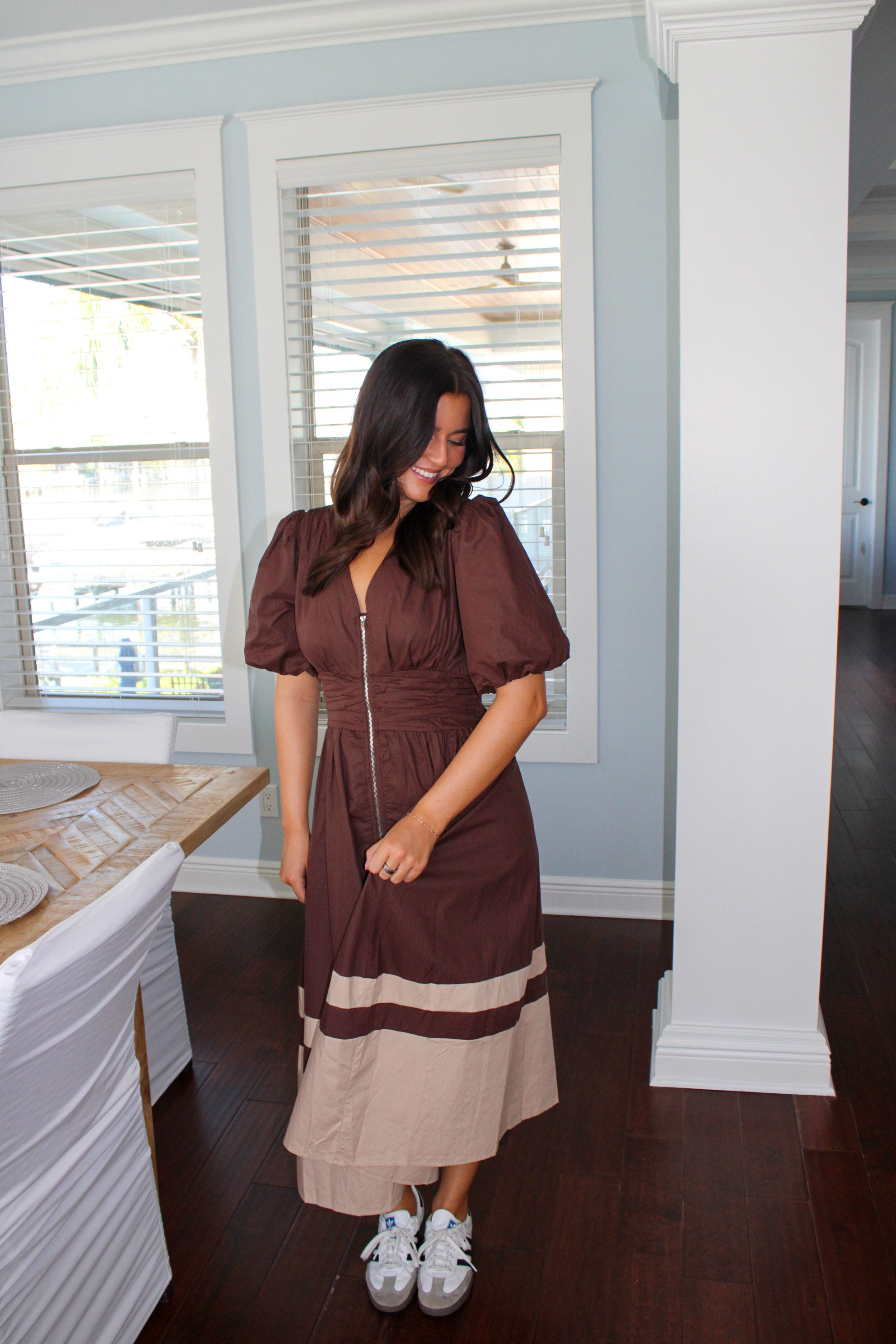 BUBBLE SLEEVE COLOR BLOCK MIDI DRESS