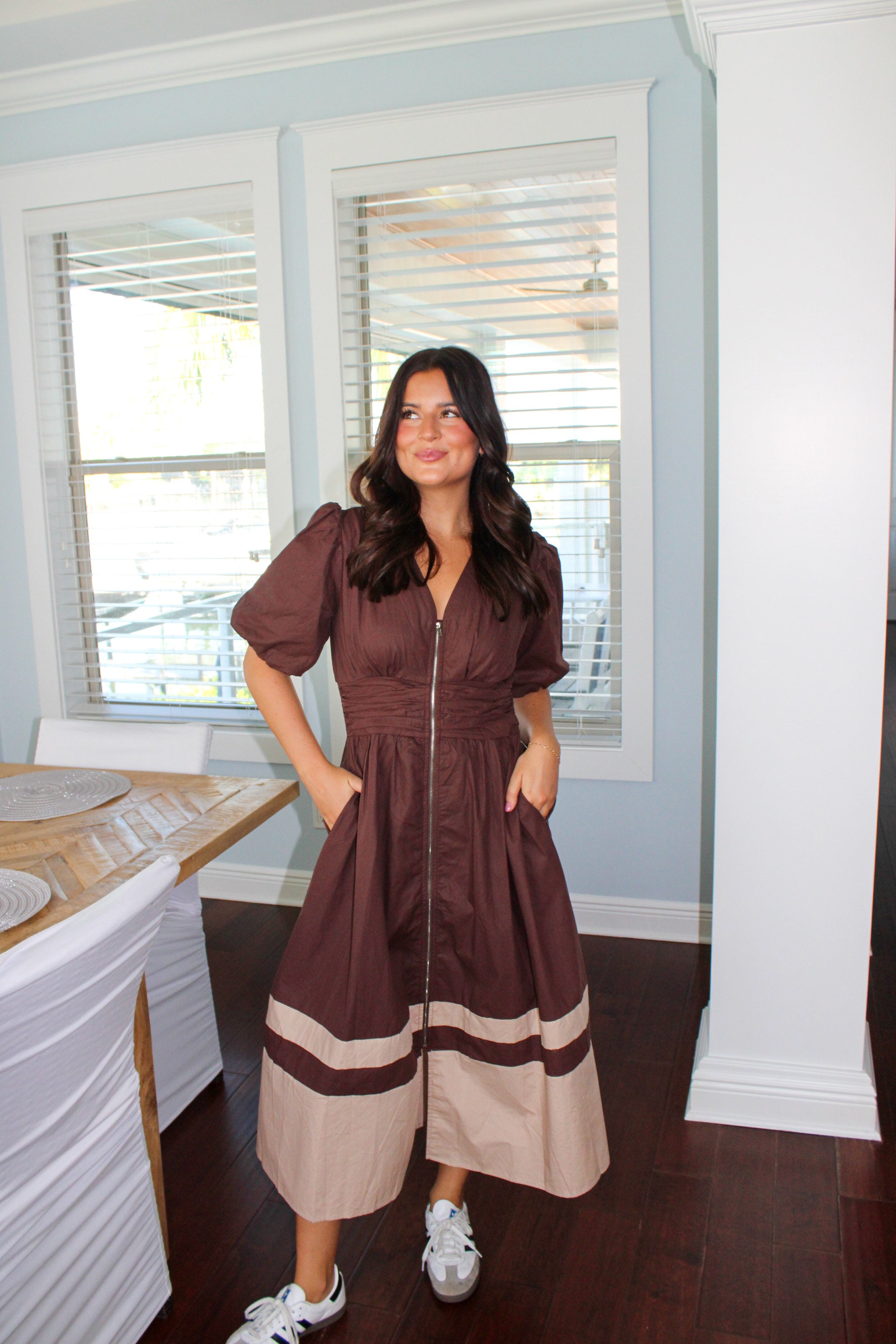 BUBBLE SLEEVE COLOR BLOCK MIDI DRESS